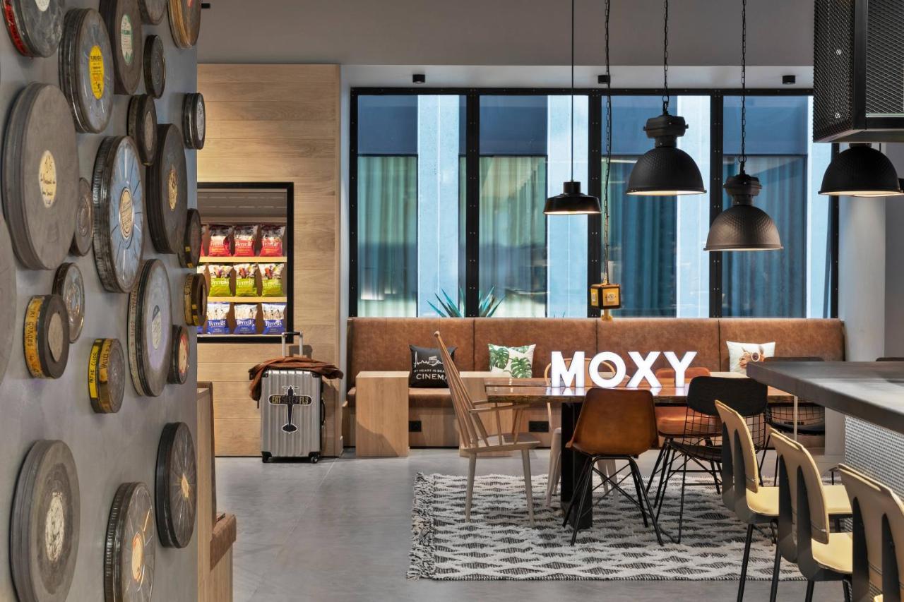 Moxy Lyon Airport Hotel Colombier-Saugnieu Eksteriør billede
